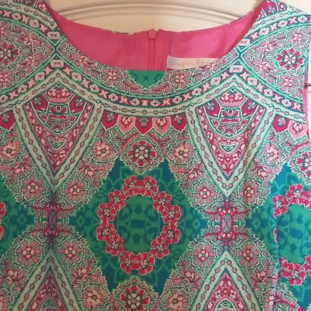 Vibrant sleeveless dress